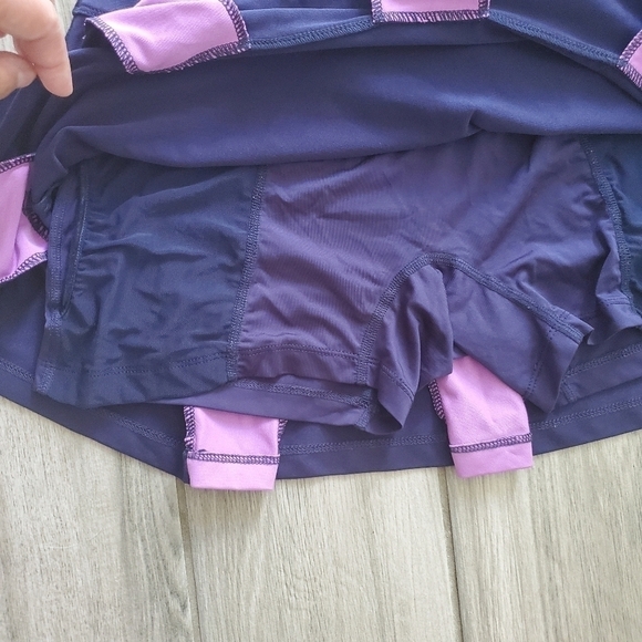 Tail Skort for Golf or tennis in Navy Size Small - Picture 5 of 11